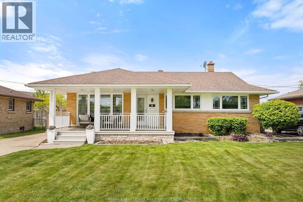 3881 Mount Carmel Drive, Windsor — photograph 2