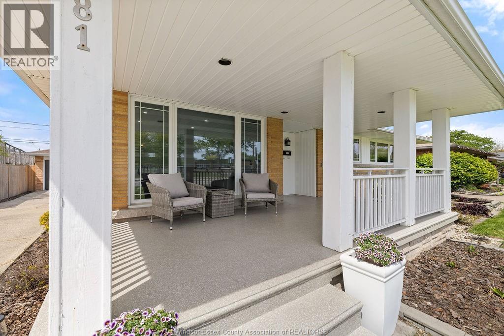 3881 Mount Carmel Drive, Windsor — photograph 3