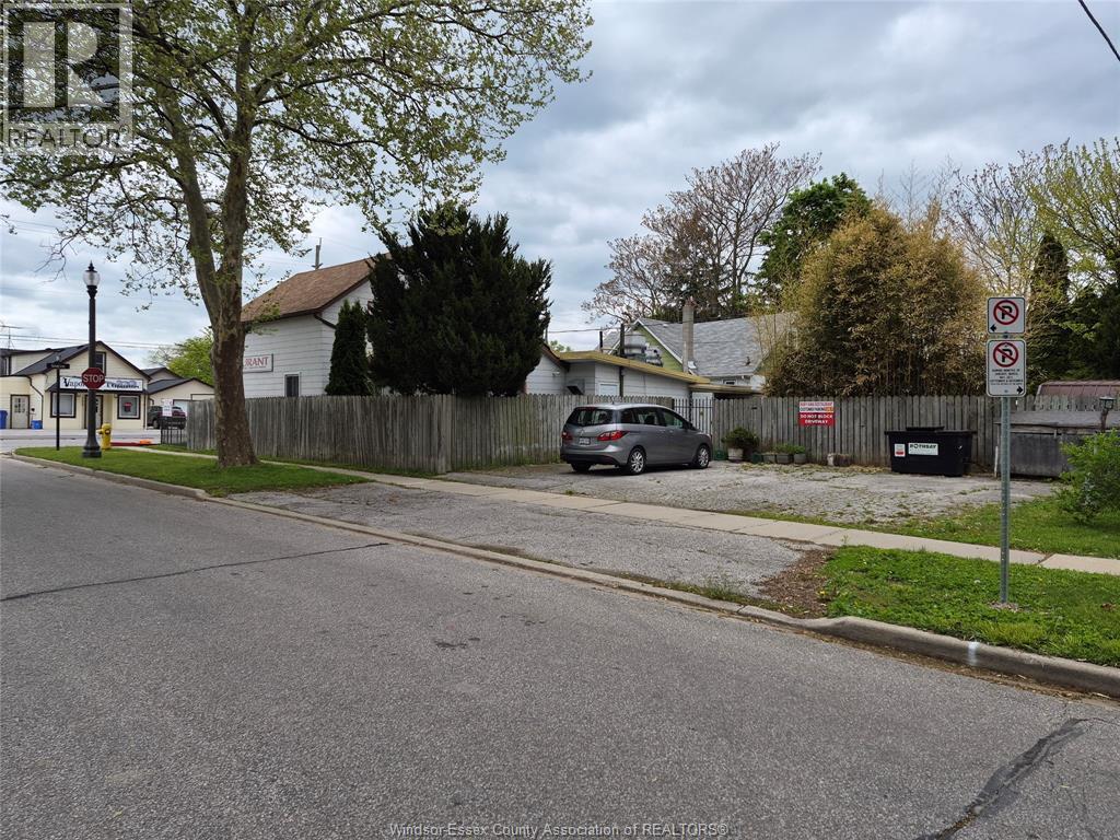 244-246 Simcoe Street, Amherstburg — photograph 3