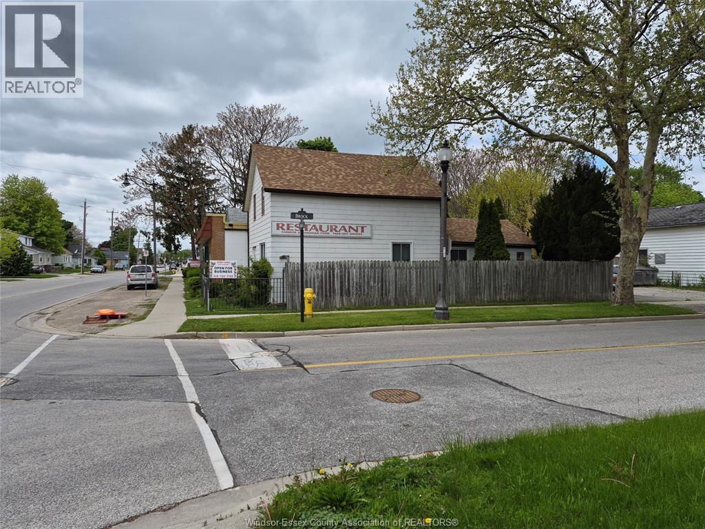 244-246 Simcoe Street, Amherstburg — photograph 2