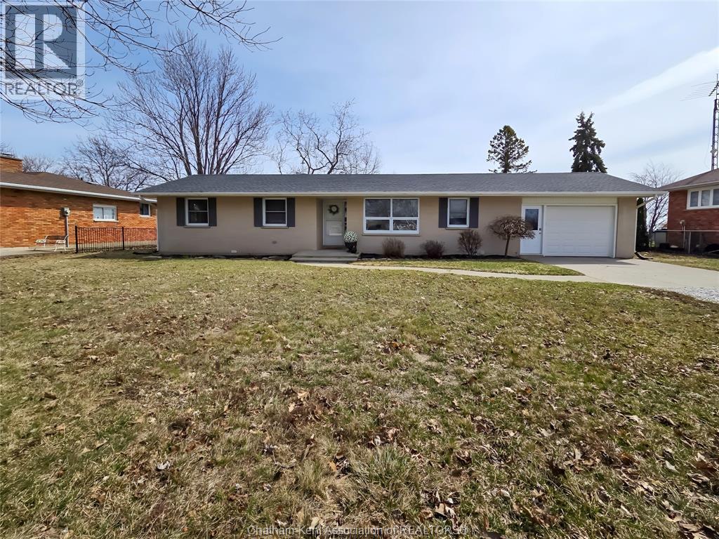 8882 Talbot Trail, Blenheim — photograph 2
