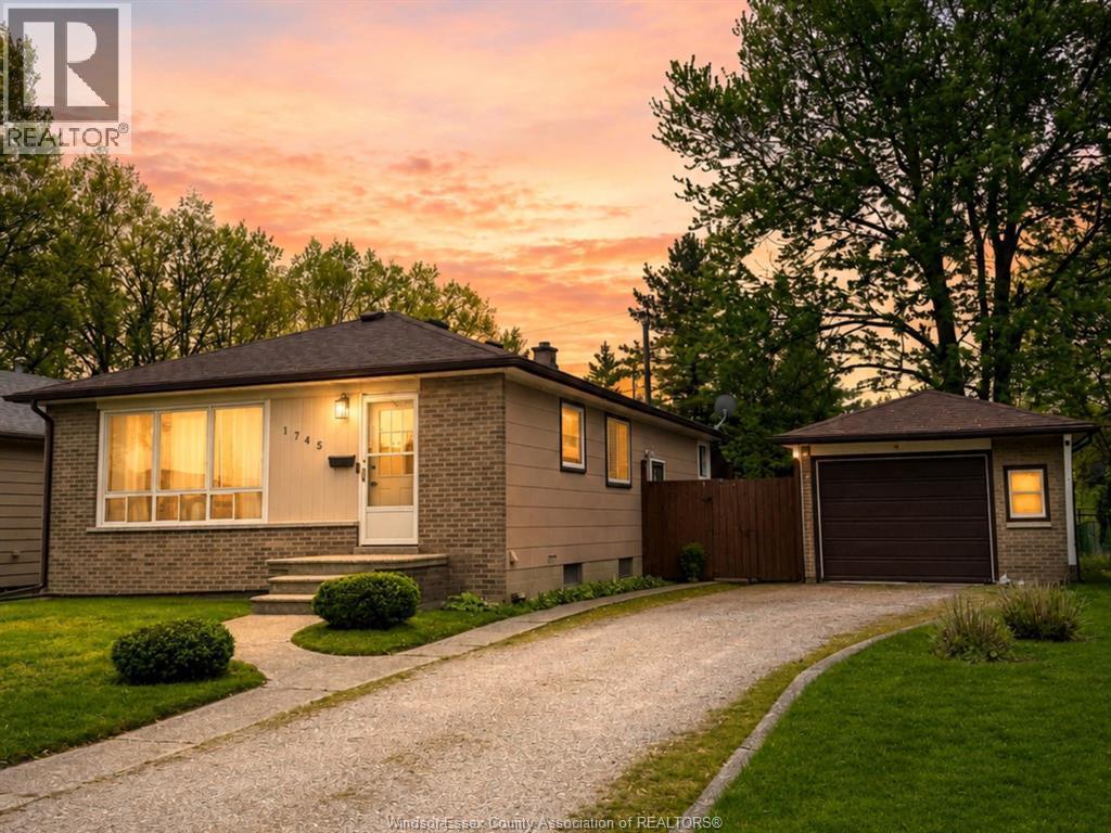 1745 Sun Valley Drive, Windsor — primary photograph