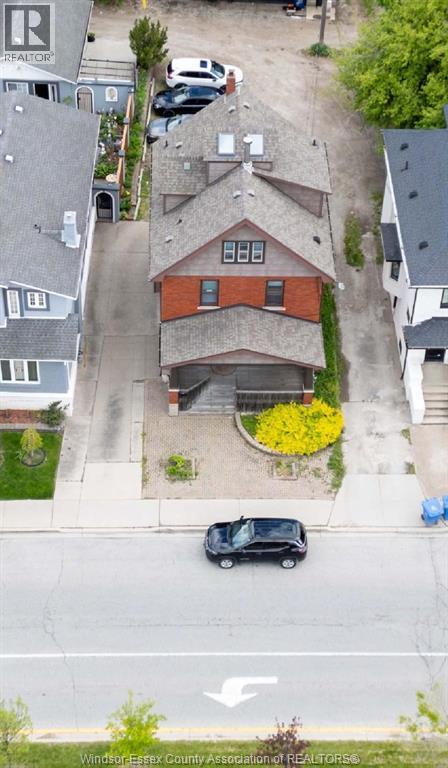 79 Giles Boulevard, Windsor — photograph 2