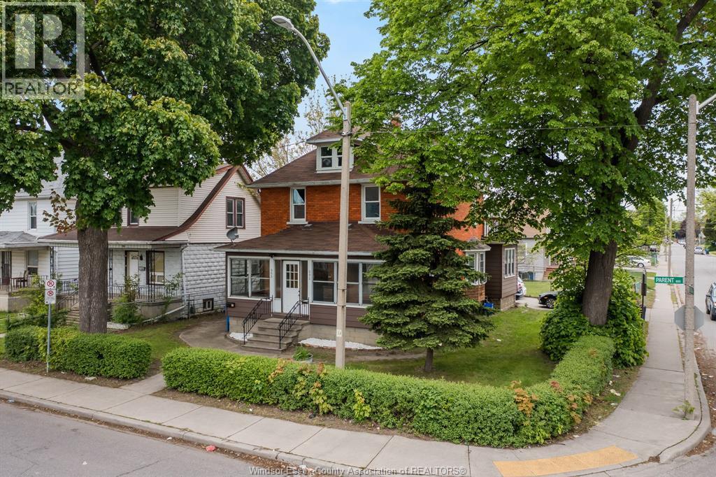 688-690 Parent Avenue, Windsor — photograph 2
