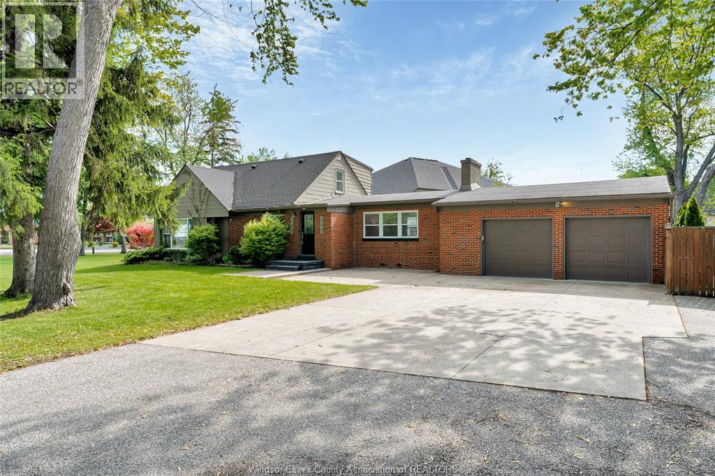 Single Family — 100 Arlington Boulevard, Tecumseh, Ontario