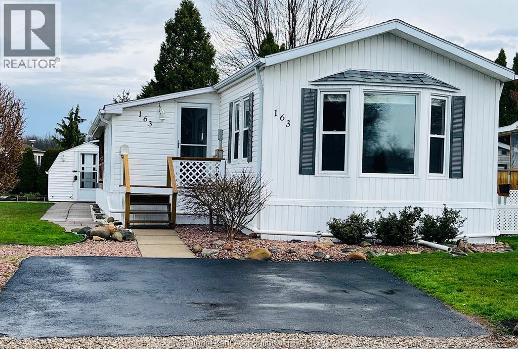 163 Regency Drive, Chatham — photograph 2