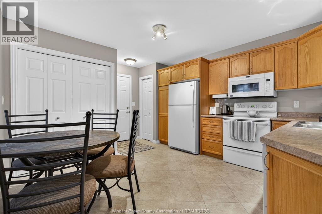 5 Leonard Drive, Kingsville — photograph 2