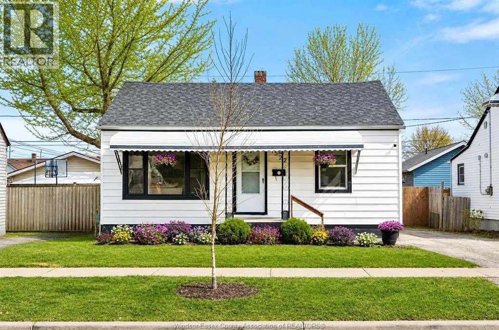 1522 Westcott, Windsor — primary photograph