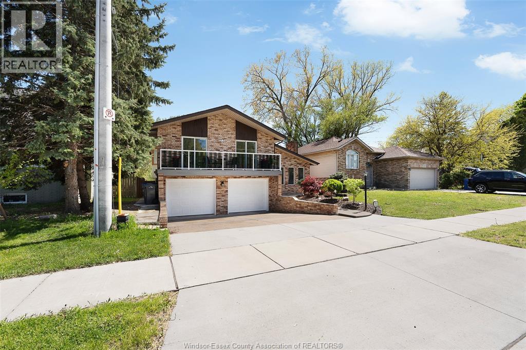 2415 Cabana Road, Windsor — photograph 3