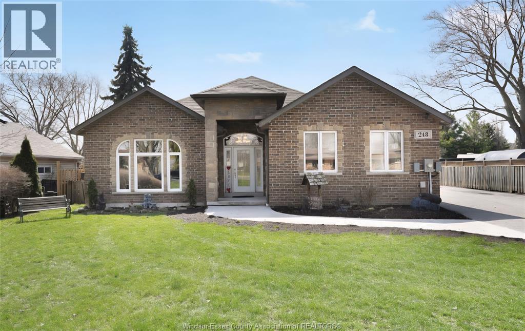 248 Notre Dame, Belle River — photograph 2
