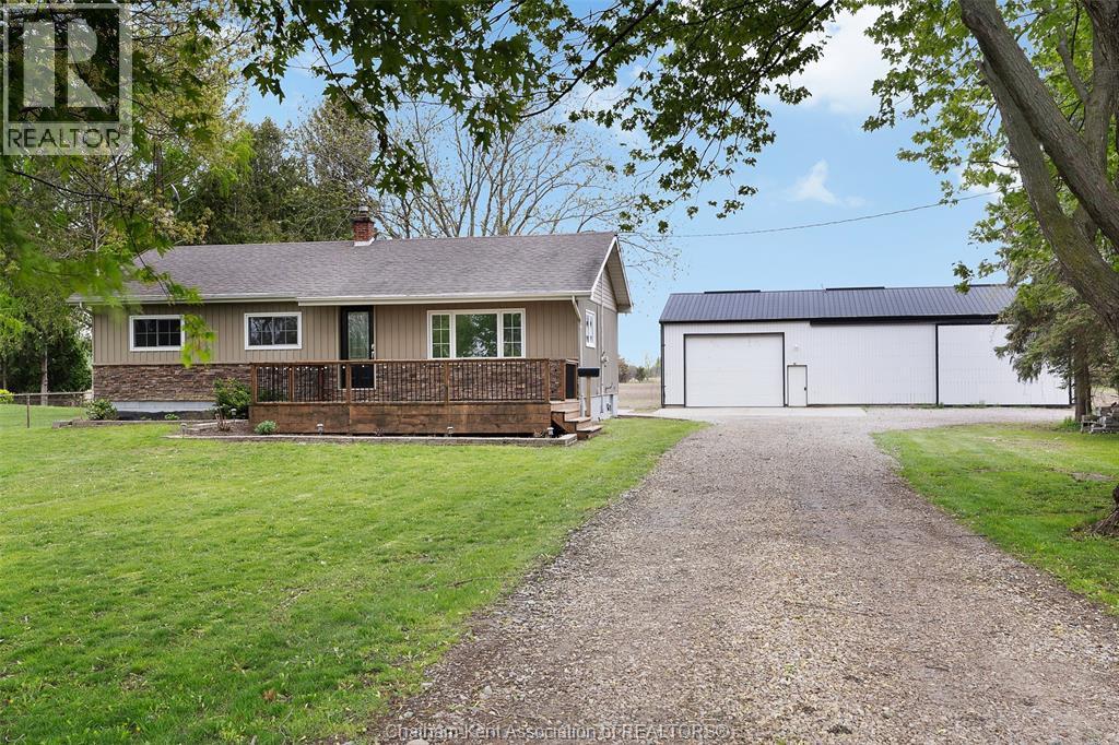 864 McNaughton Avenue, Chatham — primary photograph