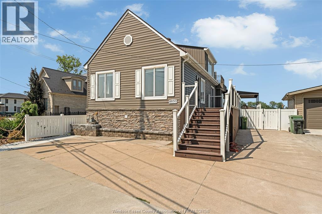 8830 Riverside Drive, Windsor — primary photograph