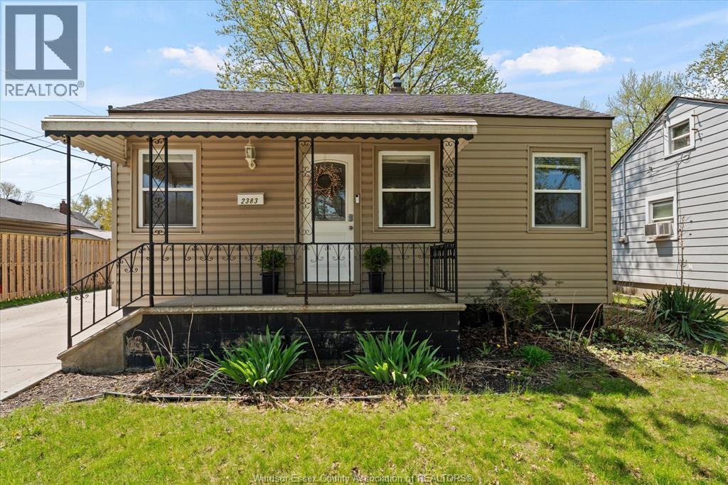 2383 Elsmere, Windsor — primary photograph