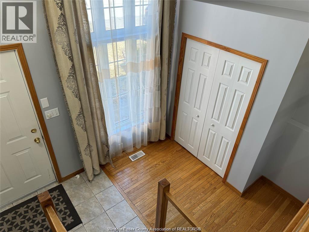 2643 Carissa #UPPER, Windsor — photograph 2