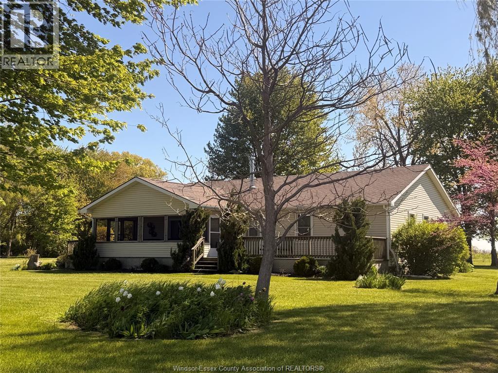 Single Family — 945 West Shore Road, Pelee Island, Ontario
