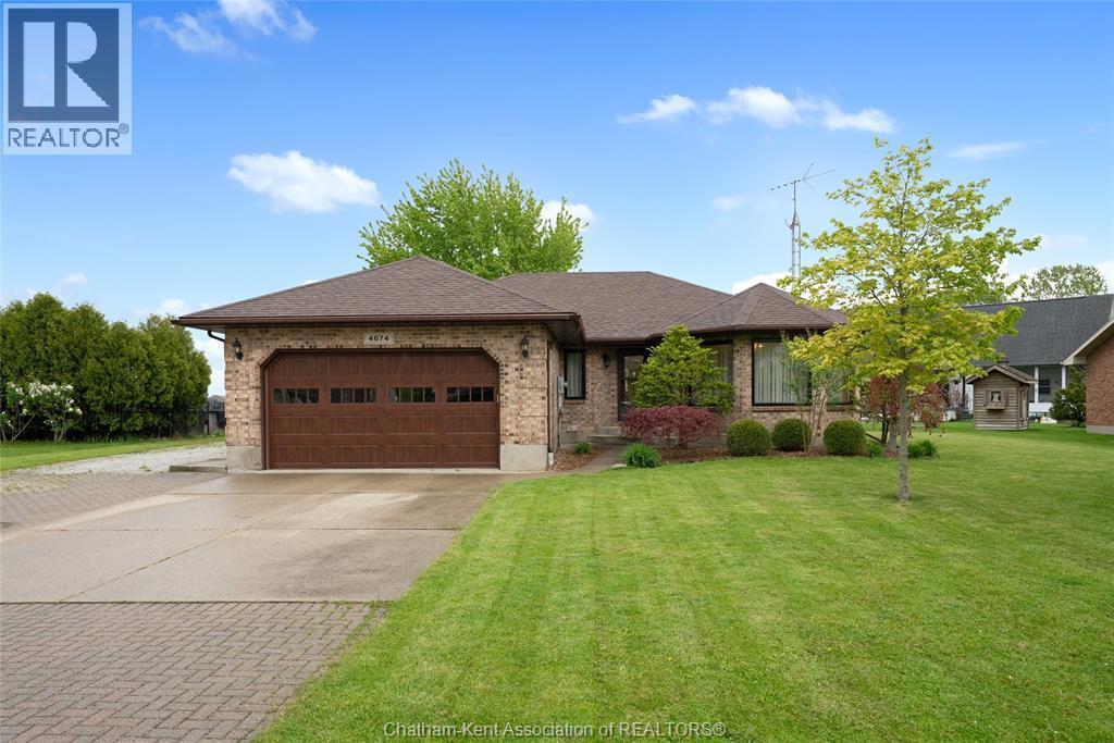 4674 Crescent Drive, Port Lambton — primary photograph