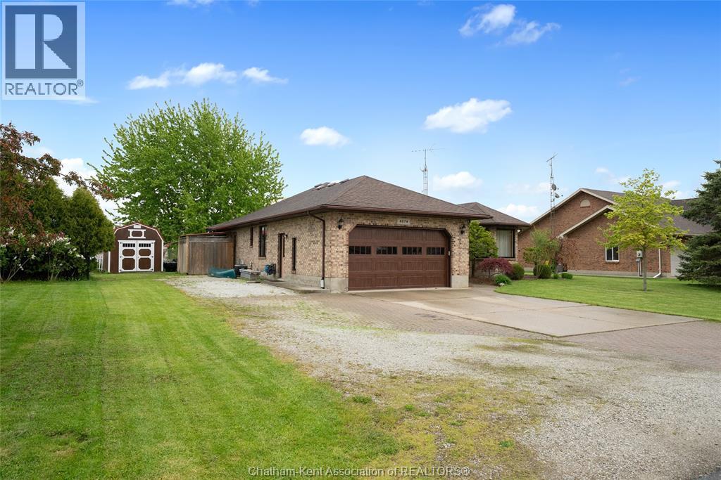 4674 Crescent Drive, Port Lambton — photograph 2