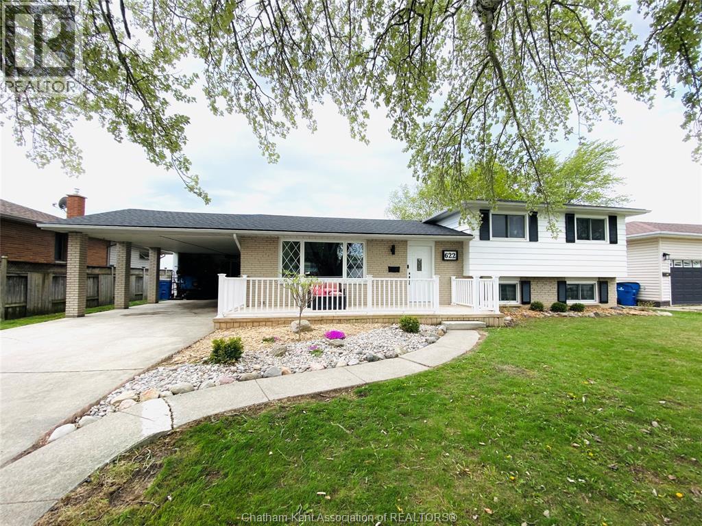 Single Family — 622 Sandra Crescent, Wallaceburg, Ontario