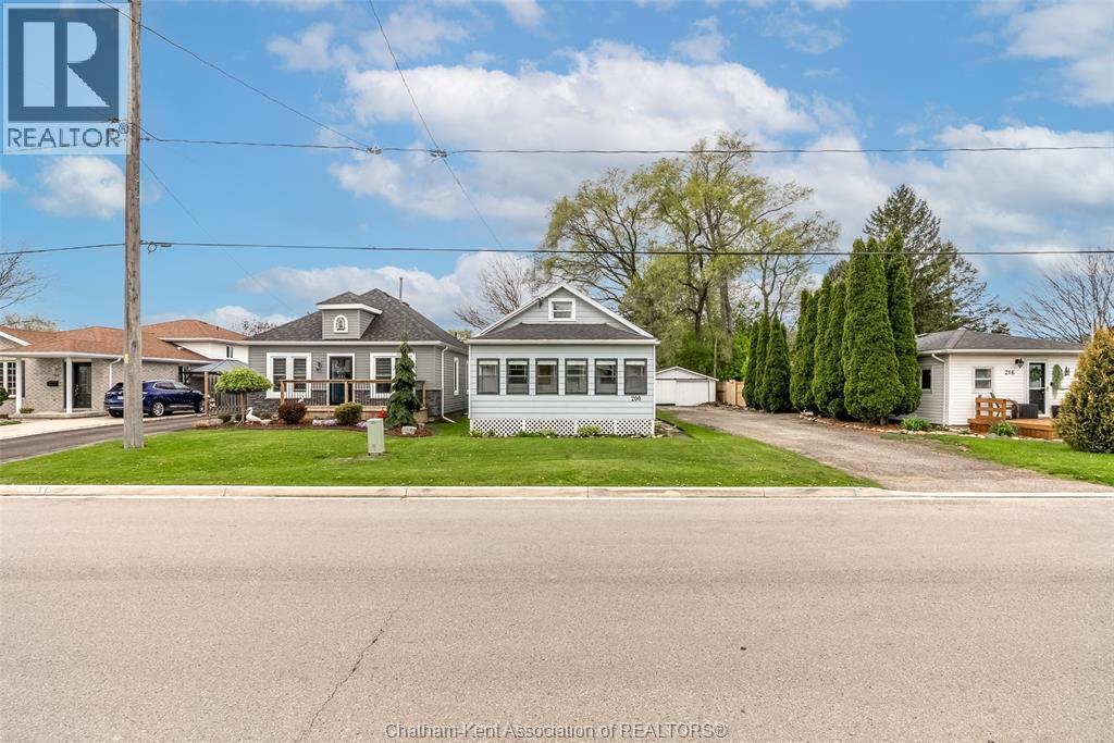 Single Family — 200 Woods Street, Chatham, Ontario