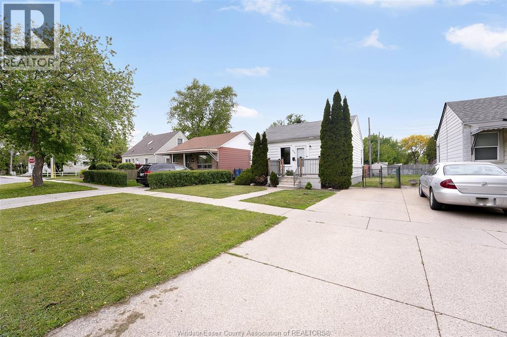 3174 Manchester Road, Windsor — photograph 2