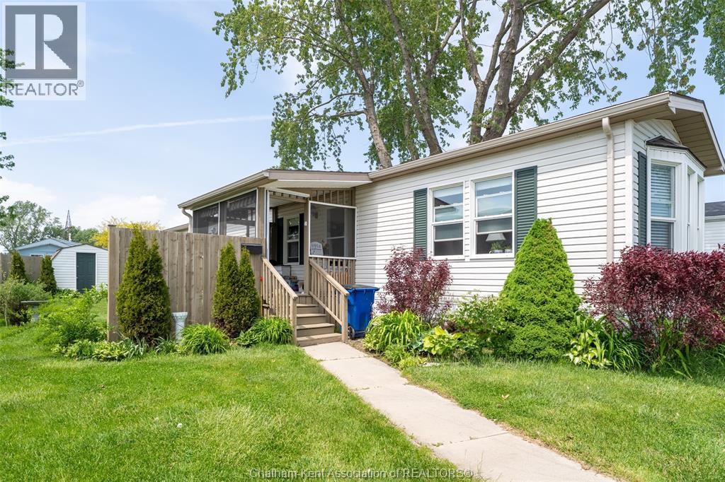 144 Dunkirk Drive, Chatham — photograph 3
