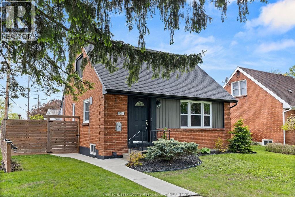 1091 Villaire Avenue, Windsor — primary photograph