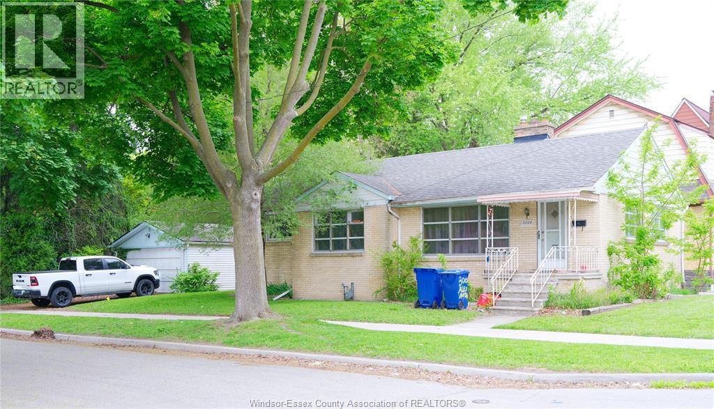 3006 Alexander Avenue, Windsor — photograph 2