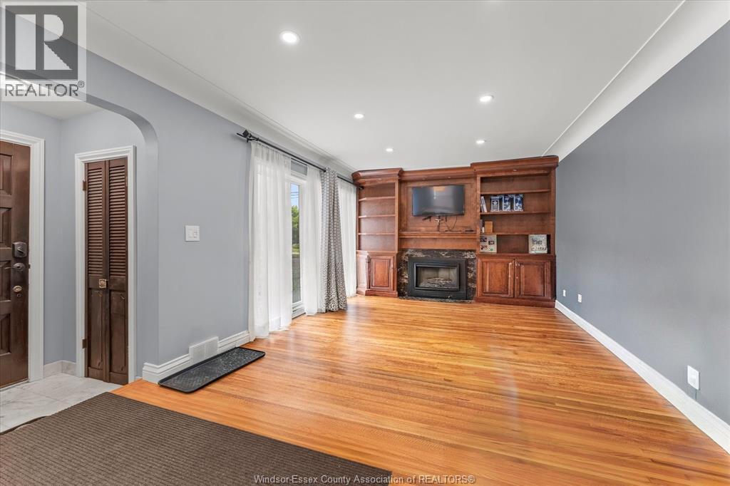 4531 Pleasant Place #MAIN, Windsor — photograph 3