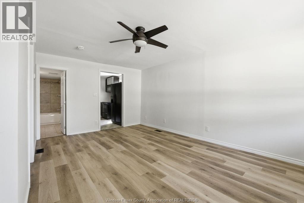 994 Josephine, Windsor — photograph 3