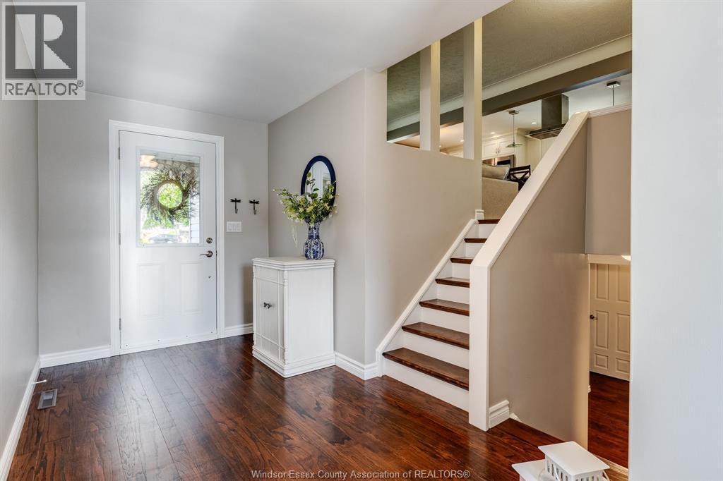 110 McCallum Drive, Kingsville — photograph 2
