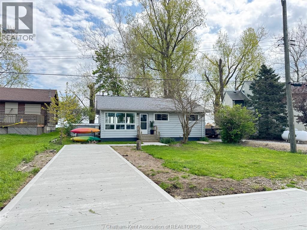 83 Marentette Beach Drive, Leamington — photograph 2