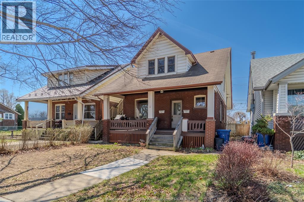 1135 Janette Avenue, Windsor — photograph 2