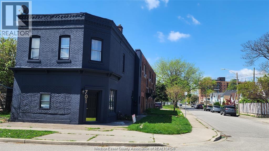 701 Marentette #A, Windsor — photograph 2