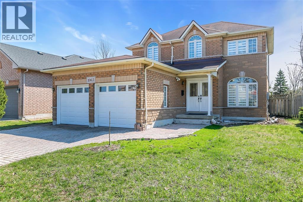 1063 Peach Blossom Crescent, Windsor — photograph 2