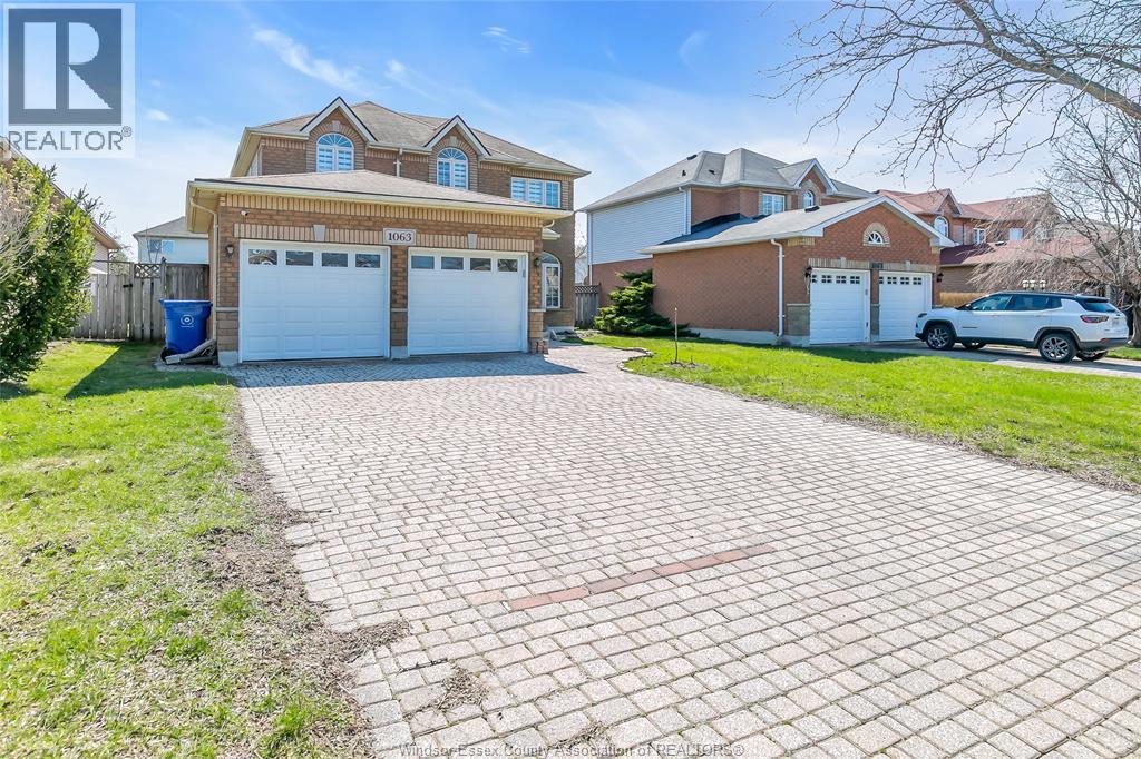 1063 Peach Blossom Crescent, Windsor — photograph 3