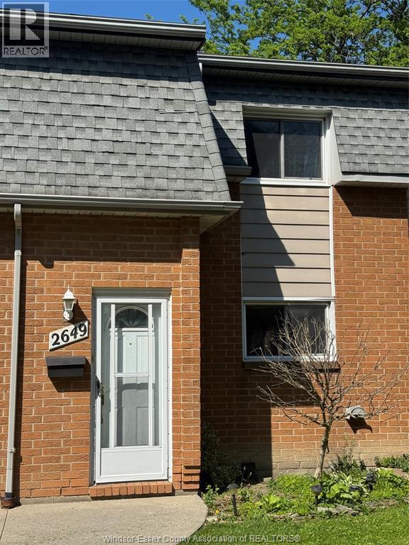 2649 Vine Court, Windsor — photograph 2