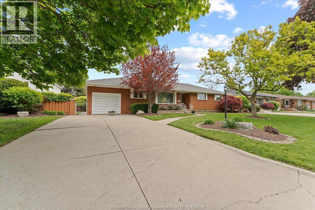 2360 Leonard Road, Windsor — photograph 3