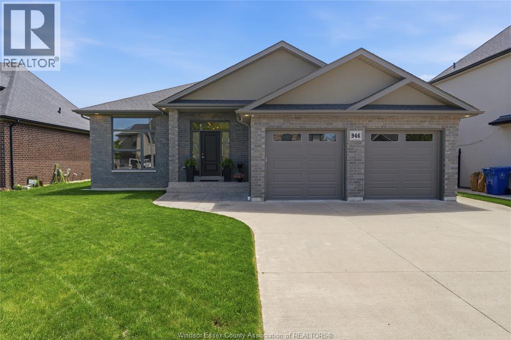 Single Family — 946 Westwood, Lakeshore, Ontario