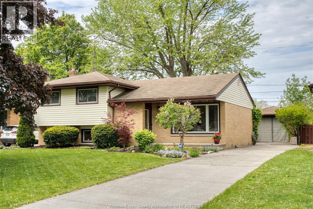 Single Family — 1043 Westchester Drive, Windsor, Ontario