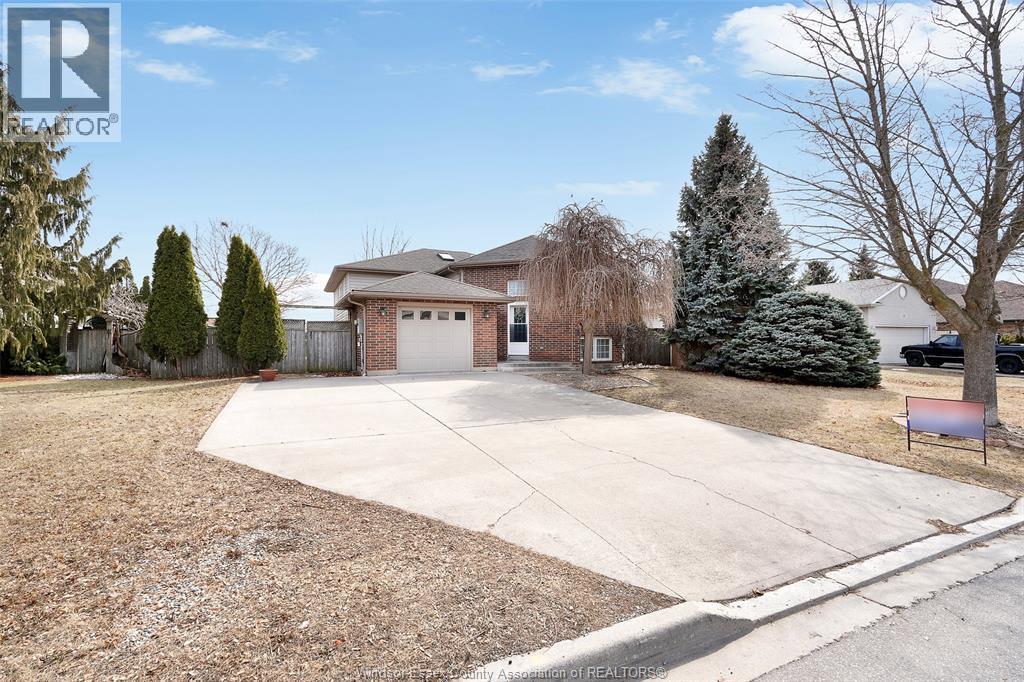342 Thorn Ridge Crescent, Amherstburg — photograph 2
