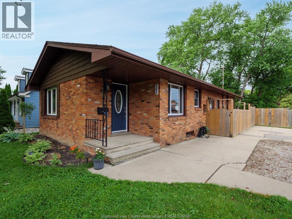 Single Family — 305 Edgewater Boulevard, Tecumseh, Ontario