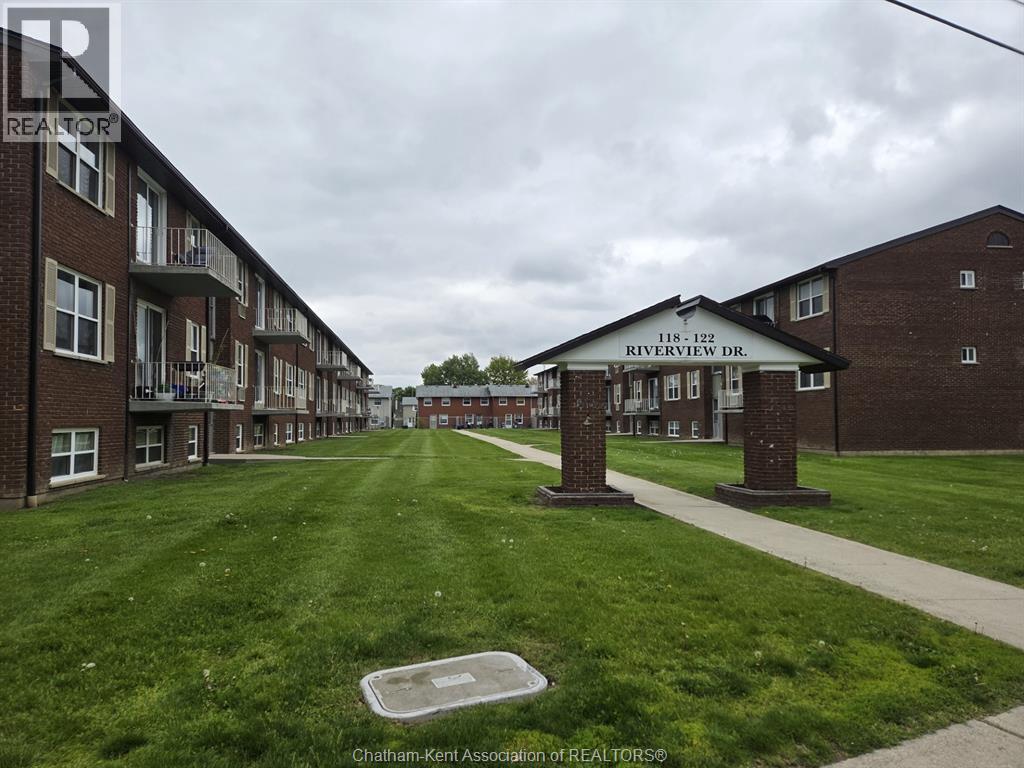 Single Family — 610-118 Riverview Drive, Chatham, Ontario