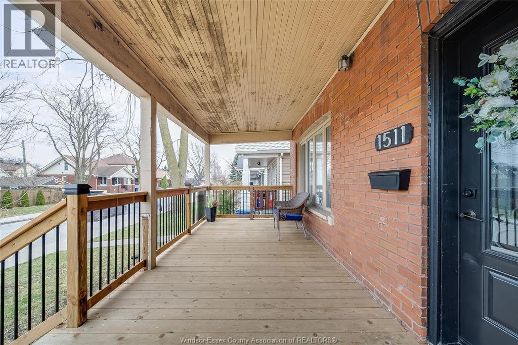 1511 Hall, Windsor — photograph 2