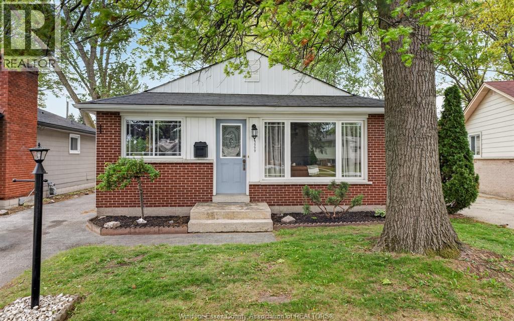 1777 Sun Valley, Windsor — photograph 2