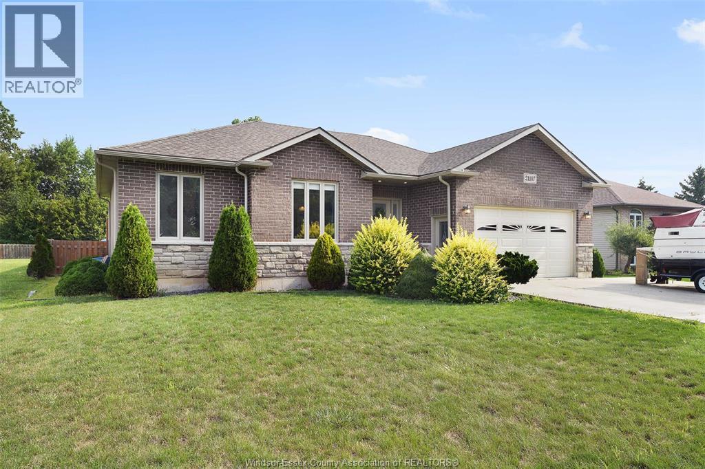 21107 McLean Road, Wheatley — photograph 3