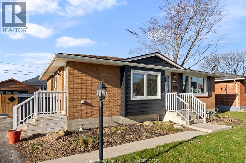 Single Family — 220 Victory, LaSalle, Ontario
