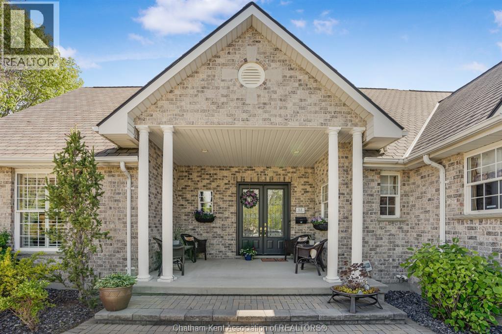 12 Aspen Close, Chatham — photograph 2