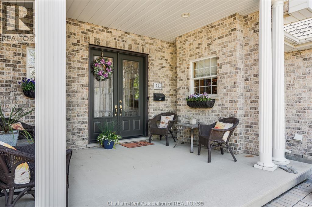 12 Aspen Close, Chatham — photograph 3