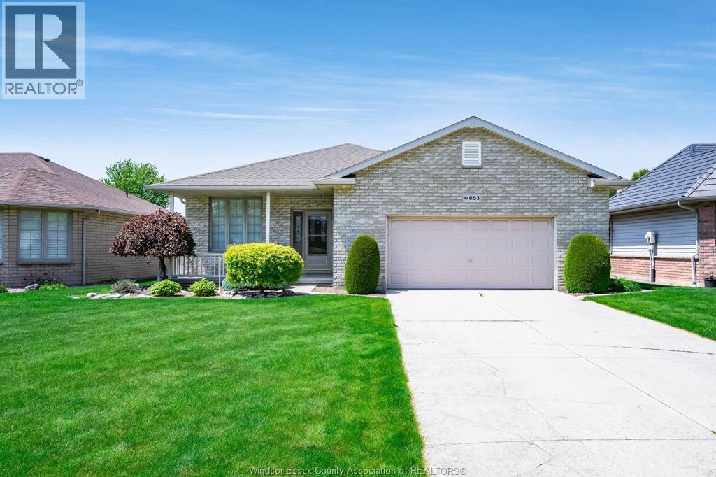 Single Family — 653 McNaughton Avenue, Chatham, Ontario