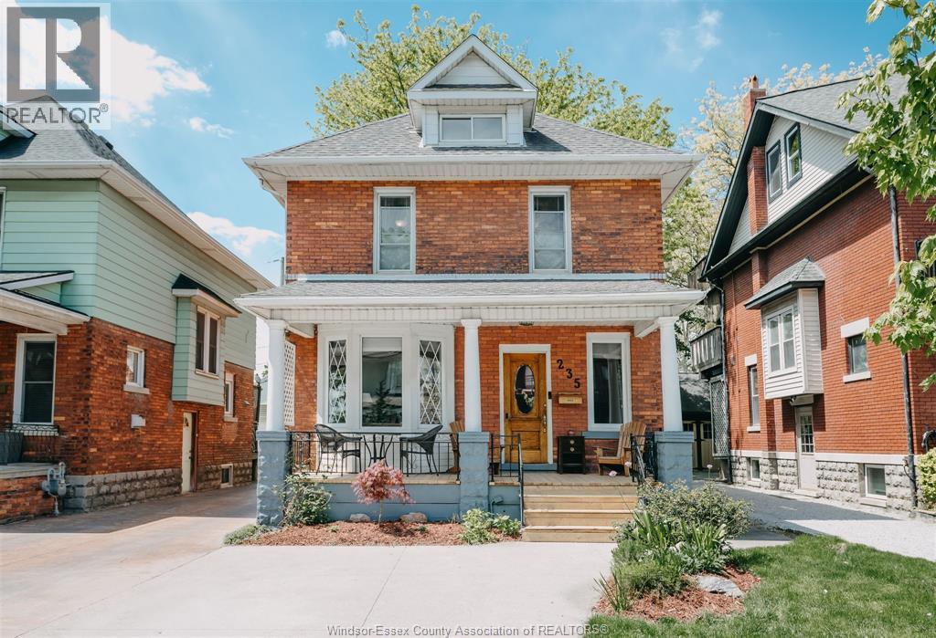 235 Oak Avenue, Windsor — primary photograph